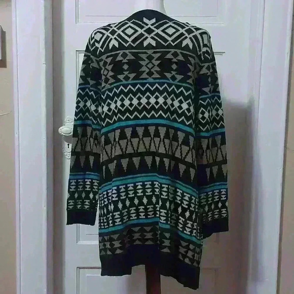 Active designed in Los Angeles cardigan #0322C - Picture 3 of 5